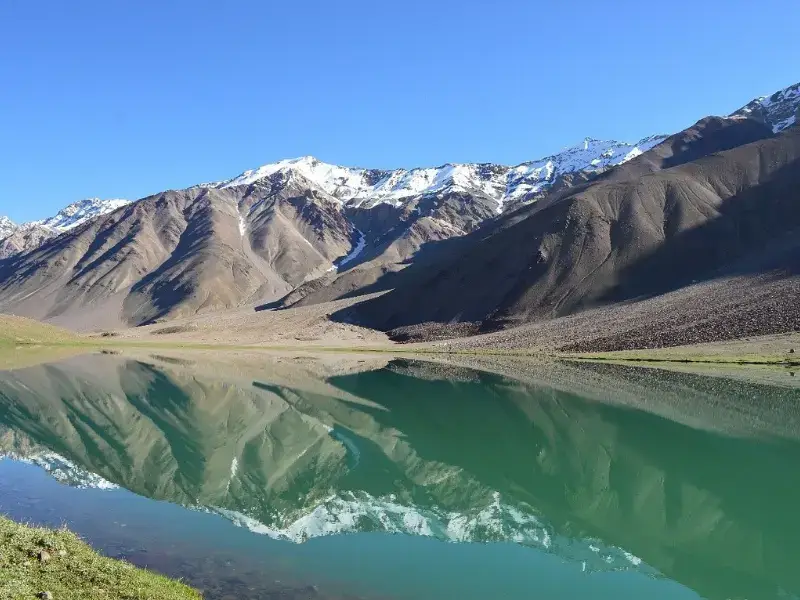 Chandratal Lake: Moonlight Oasis in the Himalayas